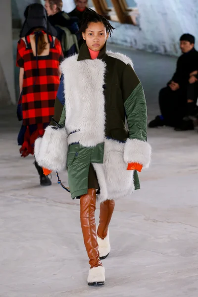 Look 25